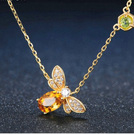 Bee pendant Necklace