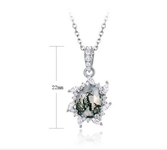 Oval Green Moss Agate Necklace in 925 Silver | Diamond-Cut Pendant