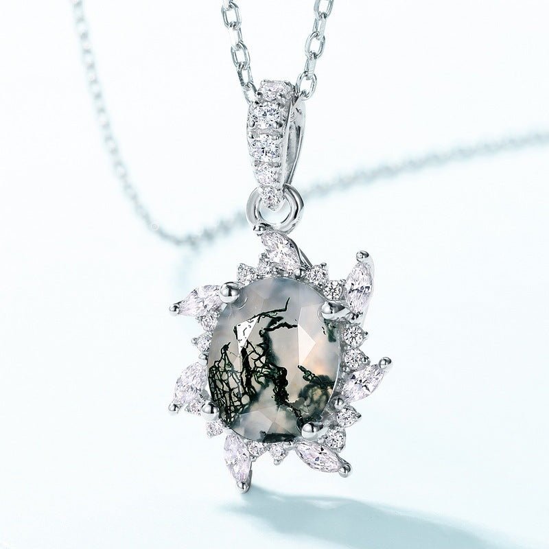 Oval Green Moss Agate Necklace in 925 Silver | Diamond-Cut Pendant