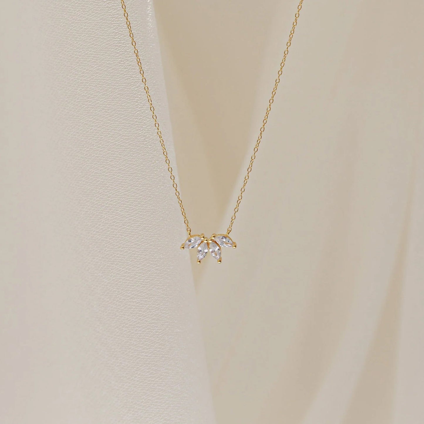 Marquise Flower Petal Necklace – Elegant Bridesmaid & Mom Gift